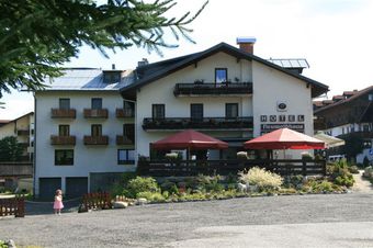 Hotel, Bayerisch Eisenstein, levné ubytování Šumava, Hotel Lesní Dům