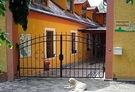 Ubytování v Penzionu Pivoňka, který leží v srdci nádherné přírody Českého Lesa, odtud se rozbíhají všechny zajímavé pěší i cyklo stezky vhodné pro výlety po této krásné přírodě. Najdete zde při procházkách i velmi pěkné ch