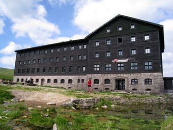 Hotel, Pec pod Sněžkou, Luční bouda