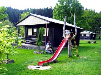 Kemp a chatky s dětským hřištěm - Chatová osada a kemp Ostaš Kemp a chatky s dětským hřištěm - Chatová osada a kemp Ostaš