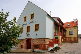Hotel, Uherské Hradiště, Hotel Koníček