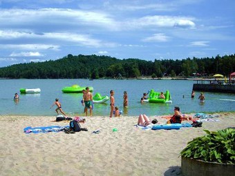 Kemp, Doksy, Chatky Máchovo jezero - Rekreační středisko Kladno - Máchovo jezero