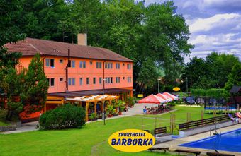 Ubytování Hluboká nad Vltavou a okolí Sport-hotel Barborka - hotely Jižní Čechy s bazénem pro školy v přírodě