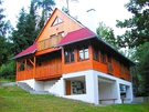 Chata na břehu Vranovské přehrady, ubytování v chatě U Tří smrčků nabízí ideální ubytování až pro 4 rodiny s dětmi v klidném prostředí lesoparku 200 m od Vranovské pláže.